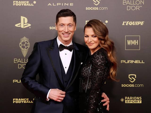 “Robert Lewandowski Szokuje Świat Nagłą Rezygnacją po Rodzinnej Tragedii”