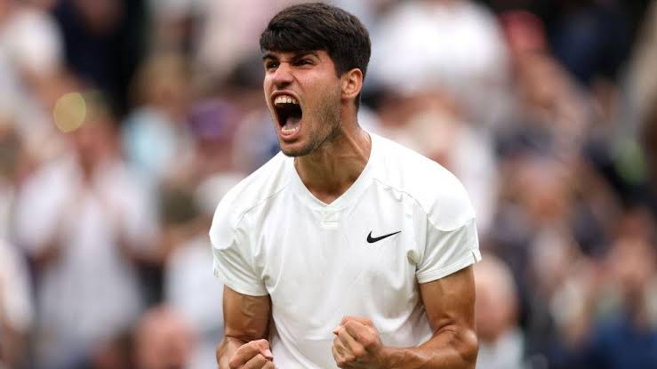 “¡Carlos Alcaraz Rompe Normas: La Superestrella del Tenis Anuncia que es Gay!”