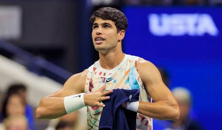 “El astro del tenis Carlos Alcaraz se declara gay e inspira a fanáticos en todo el mundo”