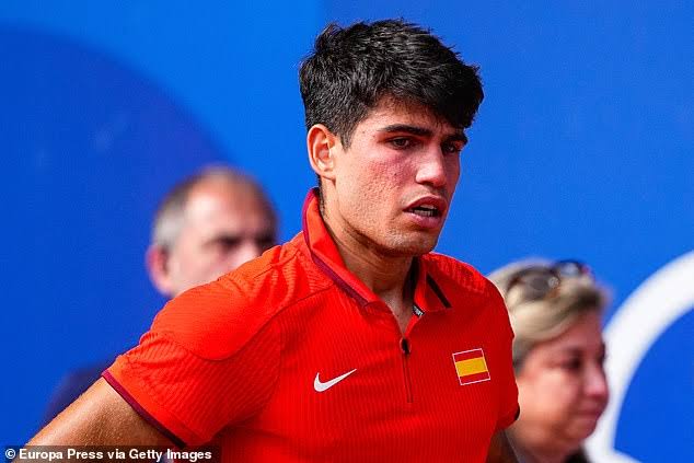 “¡Impactante! Carlos Alcaraz estalla en lágrimas, diciendo: ‘Se acabó’ después de su padre… El mundo del tenis en shock…”