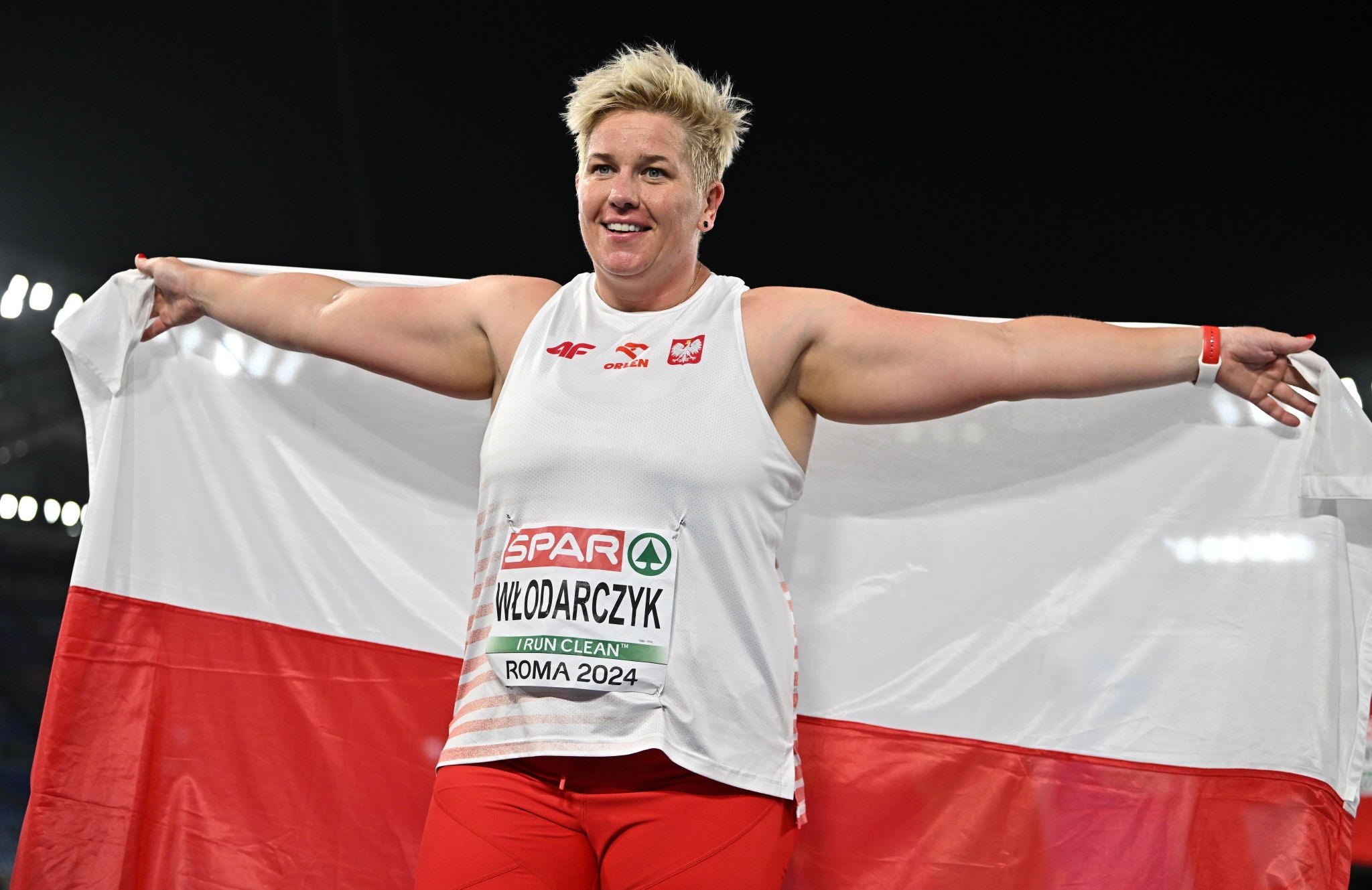 „Polska gwiazda Anita Włodarczyk została skazana na dożywocie.”
