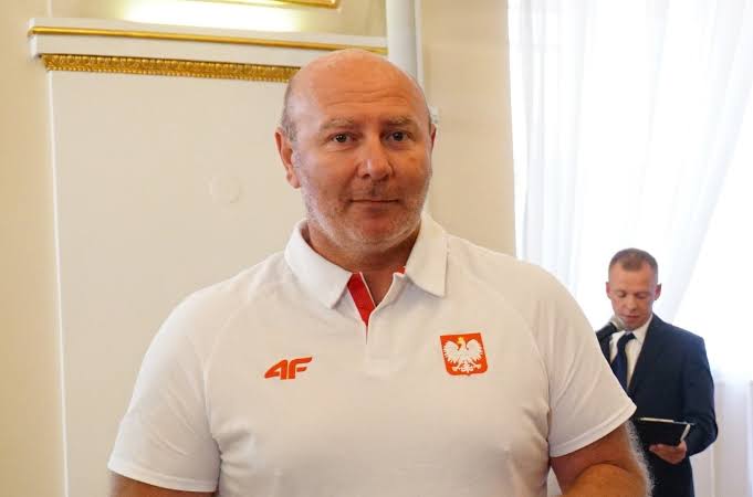 „Wojciech Nowicki, polski młociarz, został skazany na dożywotnie więzienie i trwale zdyskwalifikowany.”
