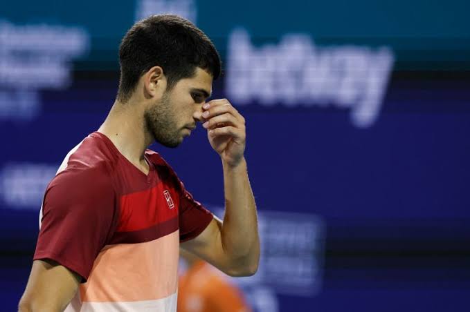 Última hora: La gran leyenda del tenis Carlos Alcaraz ha sido sancionado con una suspensión de tres años en el tenis.