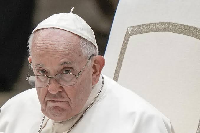 Tragedia: Papież Franciszek nie żyje – informację potwierdził członek Kościoła.”