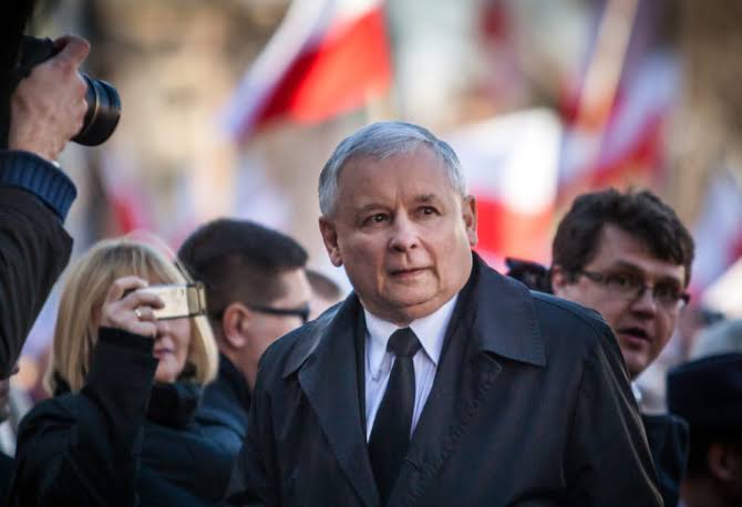 Polityczna Burza: Szokujące Oskarżenie Iwony Arent Przeciwko Giertychowi