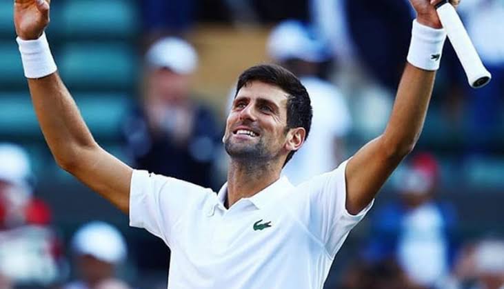 “Novak Đoković se izjašnjava kao gej, šokirajući obožavaoce širom sveta.”