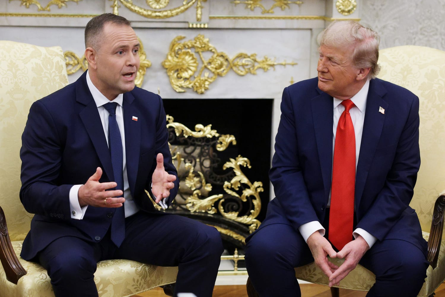 „Karol Nawrocki otrzymał szokującą wiadomość od prezydenta USA Donalda Trumpa, w której stwierdzono, że Polska powinna przygotować się do wojny i że zamierza on zniszczyć kraj.”
