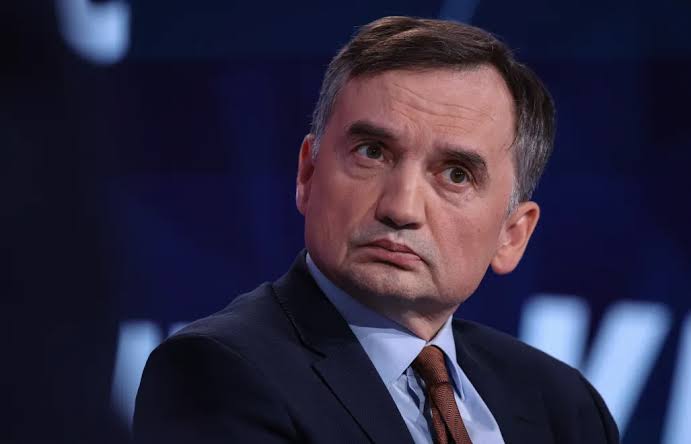 “Węgry zmieniają politykę: Zbigniew Ziobro odmówiono azylu, Sąd Najwyższy podejmuje kroki prawne”