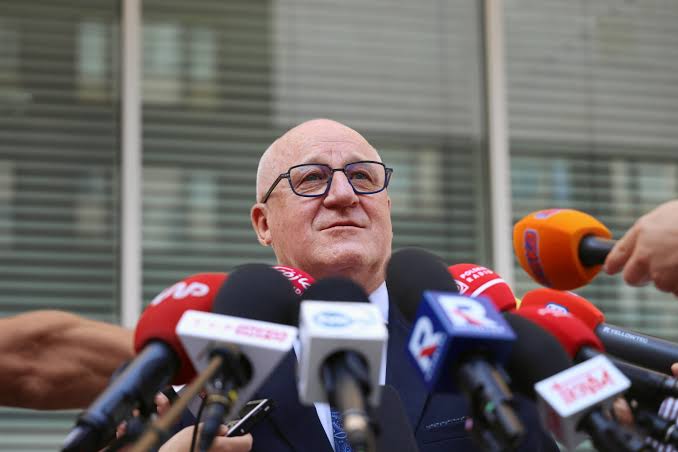 Sąd Najwyższy usuwa przewodniczącego PKW Sylwestra Marciniaka po ujawnieniu nagrań z CCTV wskazujących na manipulacje przy wyborach prezydenckich